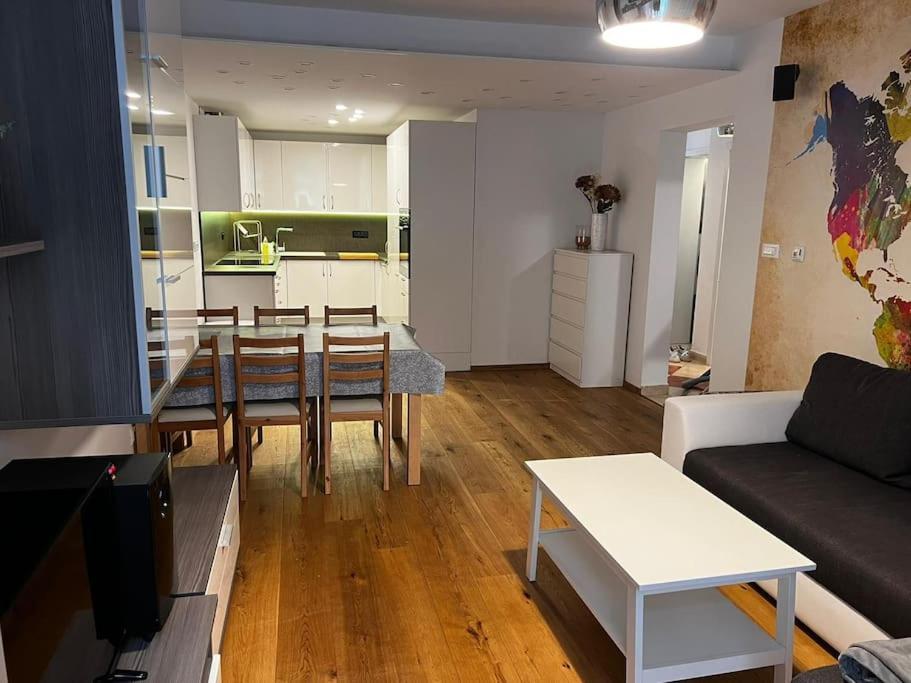 Porec, Tolle 3 Zi-Whg, Sehr Zentral, Top Zustand! Mit Internet Und W-Lan! المظهر الخارجي الصورة