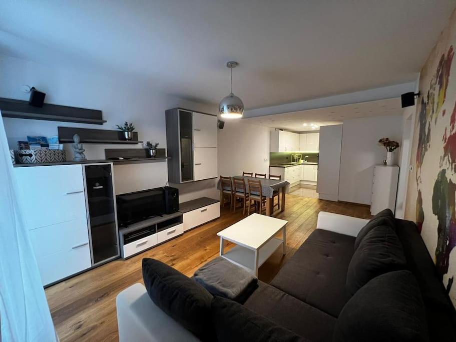 Porec, Tolle 3 Zi-Whg, Sehr Zentral, Top Zustand! Mit Internet Und W-Lan! المظهر الخارجي الصورة